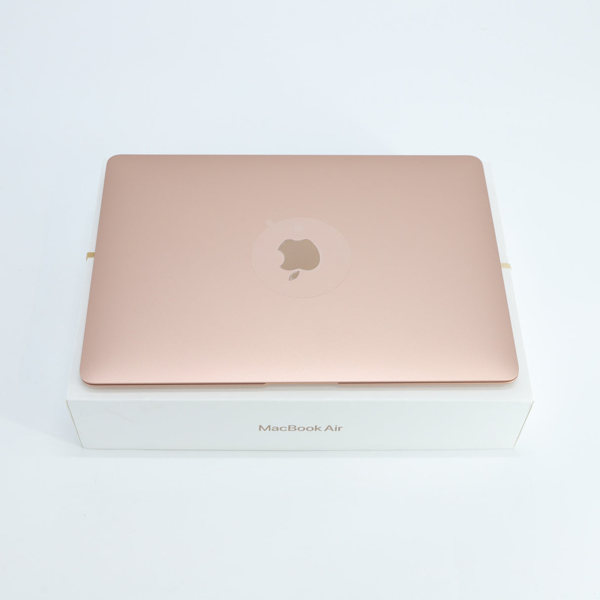 Apple MacBook Air 13.3" Retina: M1 Chip, Gold, 8GB RAM, 256GB SSD Warranty VAT - GreenGreenStore
