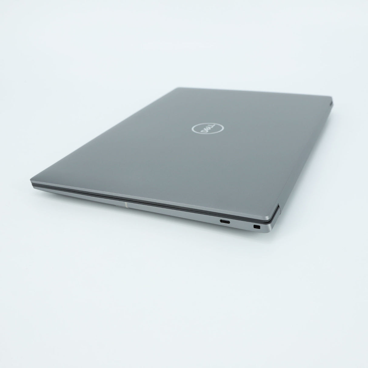 Dell Precision 5690 Laptop: Ultra 9 185H 32GB RAM, NVIDIA RTX 2000 Ada Warranty