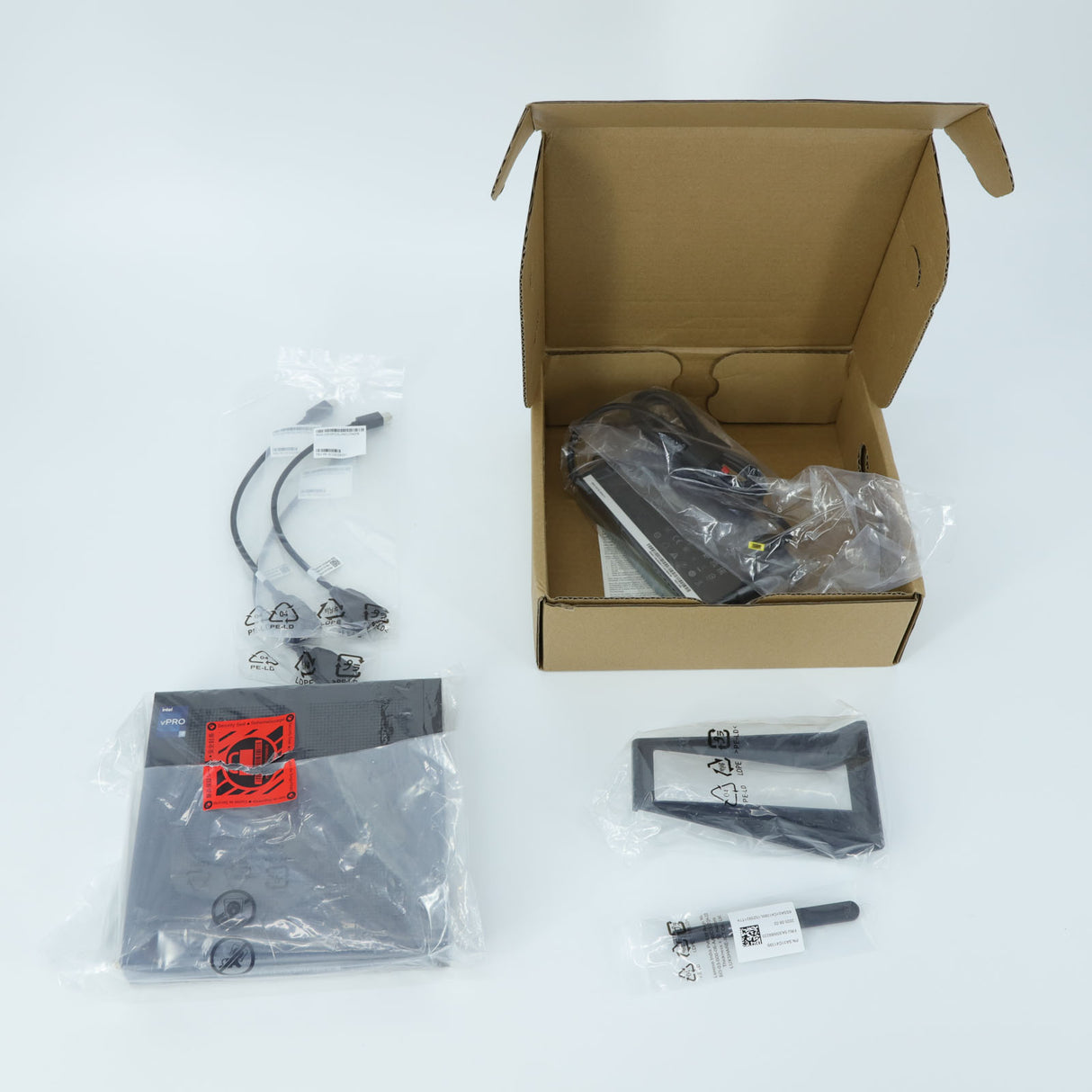 Lenovo ThinkStation P3 Tiny Workstation: i7-14700T 32GB 512GB NVIDIA, Warranty - GreenGreenStore