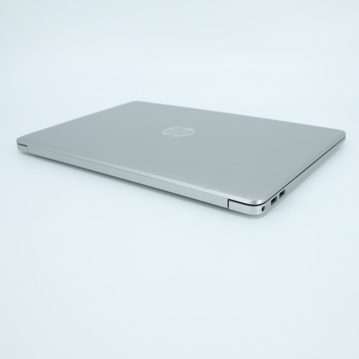 HP 15-fq2570sa Laptop: Intel Core i5-1135G7, 8GB RAM, 256GB SSD, Warranty VAT