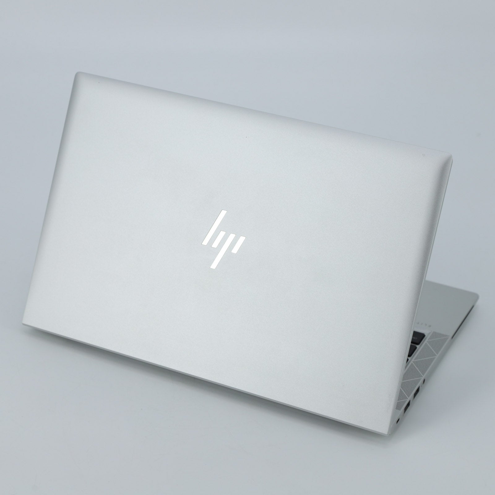 HP EliteBook 830 G8 13.3