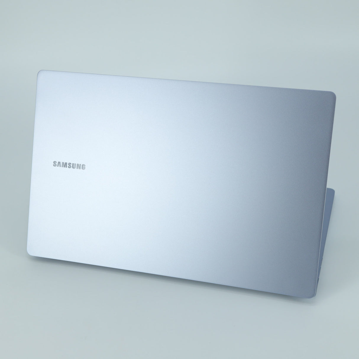 Samsung Galaxy Book4 Edge Laptop: Snapdragon X 16GB RAM 256GB SSD, Warranty VAT - GreenGreenStore