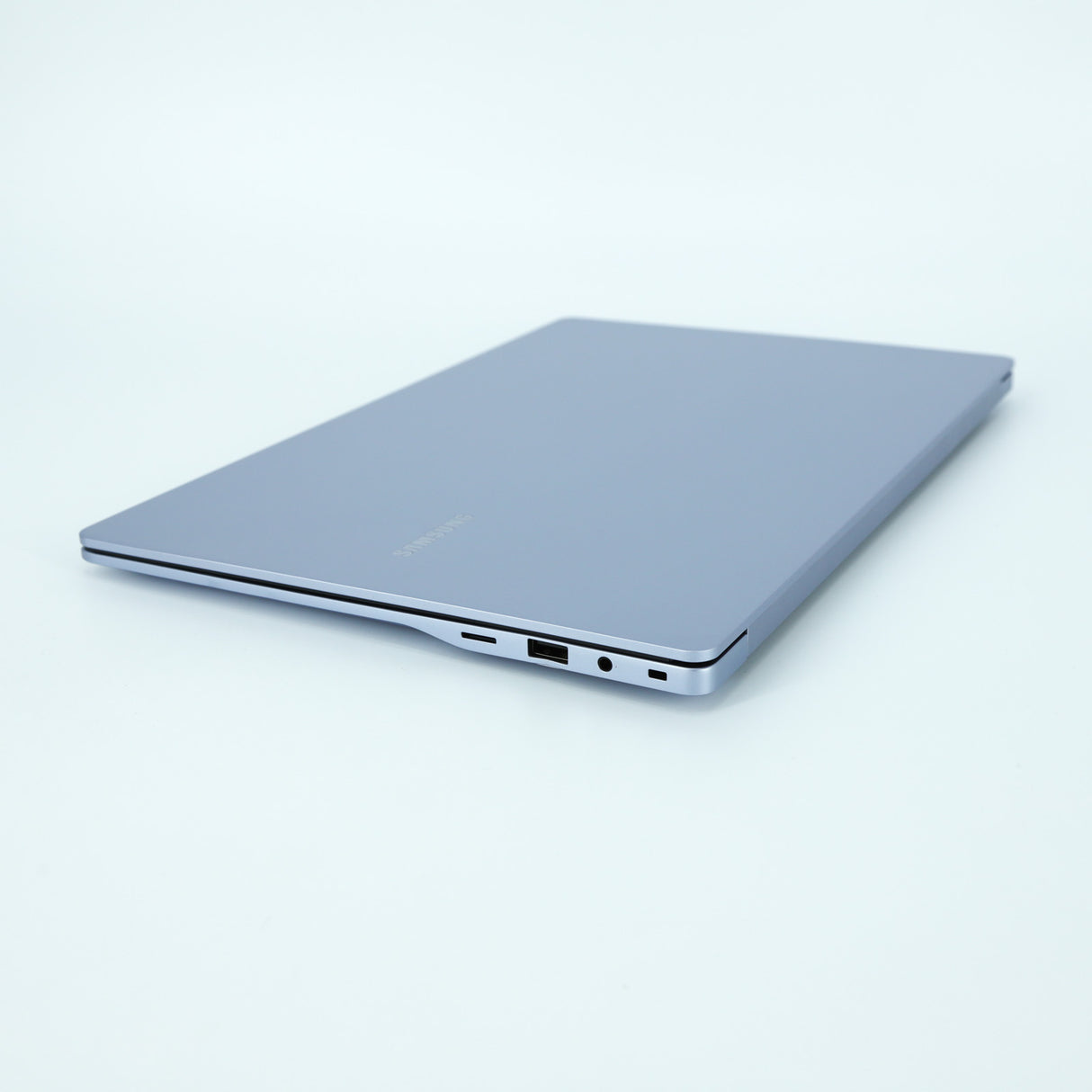 Samsung Galaxy Book4 Edge Laptop: Snapdragon X 16GB RAM 256GB SSD, Warranty VAT - GreenGreenStore