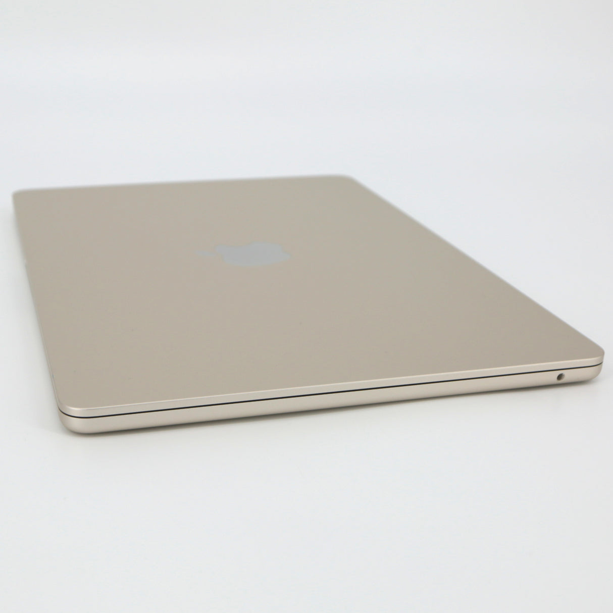 Apple MacBook Air Retina: M2 Chip, 13.6" Starlight, 8GB RAM, 256GB SSD, Warranty - GreenGreen Store