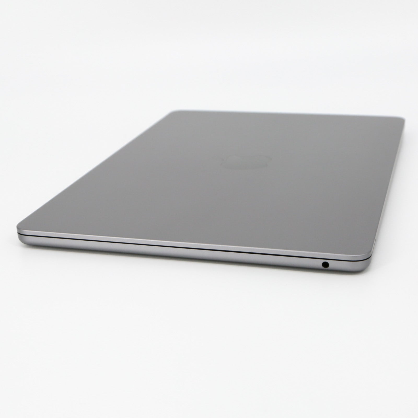 MacBook Air M2 8GB/256GB スペースグレイ 13インチMacBook Air [整備済製品] 8コアCPUと8コアGPUを搭載
